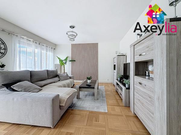 Roanne (42300) A VENDRE - ROANNE CENTRE - PROCHE GARE - APPARTEMENT T5 AVEC QUATRE CHAMBRES, DEUX BALCONS, CAVE ET GARAGE