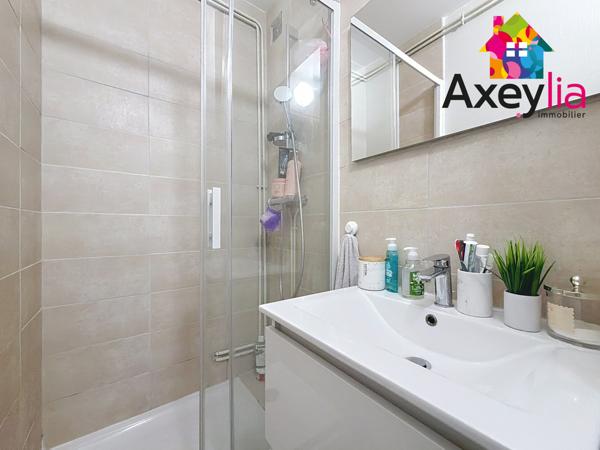 Roanne (42300) A VENDRE - ROANNE CENTRE - PROCHE GARE - APPARTEMENT T5 AVEC QUATRE CHAMBRES, DEUX BALCONS, CAVE ET GARAGE