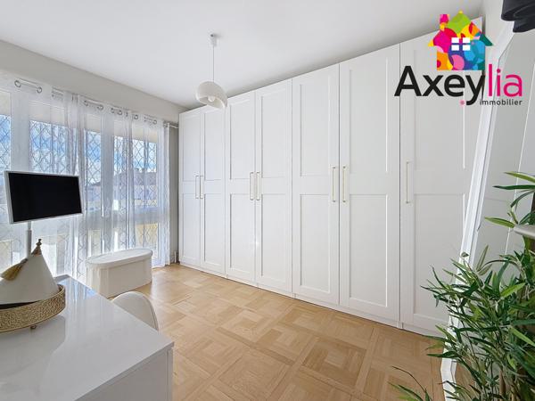 Roanne (42300) A VENDRE - ROANNE CENTRE - PROCHE GARE - APPARTEMENT T5 AVEC QUATRE CHAMBRES, DEUX BALCONS, CAVE ET GARAGE