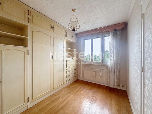 Appartement T4 BRON 3 chambres - Dernier étage - Cave - Garage - Secteur MARNE/PISCINE - 69500 BRON