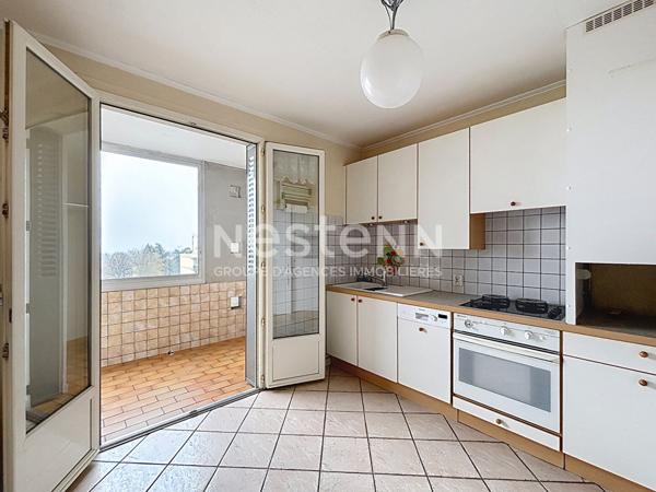 Appartement T4 BRON 3 chambres - Dernier étage - Cave - Garage - Secteur MARNE/PISCINE - 69500 BRON