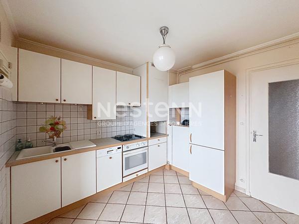 Appartement T4 BRON 3 chambres - Dernier étage - Cave - Garage - Secteur MARNE/PISCINE - 69500 BRON
