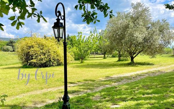 Maison à vendre    8 pièces •  Malataverne