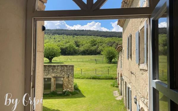 Maison à vendre    8 pièces •  Malataverne