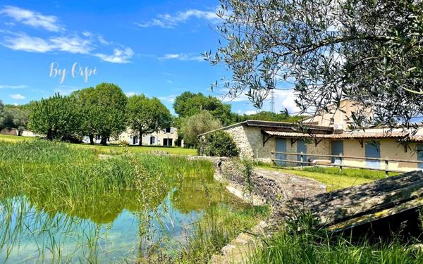 Maison à vendre    8 pièces •  Malataverne