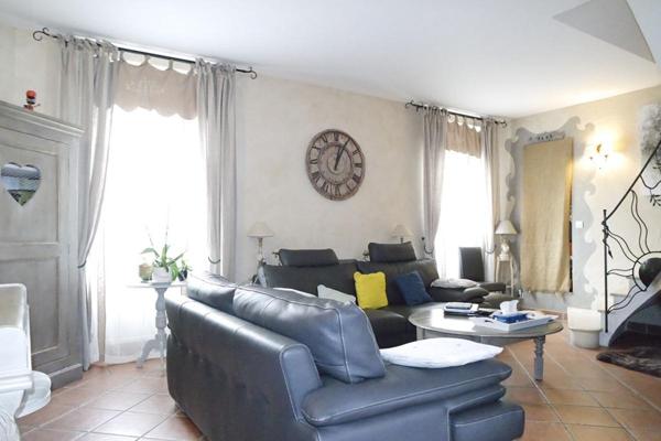 SAINT FLORENT SUR CHER MAISON ENTREPOT APPARTEMENT PISCINE