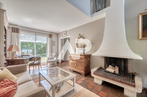 Maison Rueil Malmaison 7 pièce(s) 140m2 €950 000 ** - Référence 19462