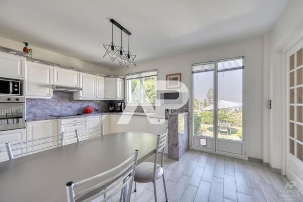 Maison Rueil Malmaison 7 pièce(s) 140m2 €950 000 ** - Référence 19462