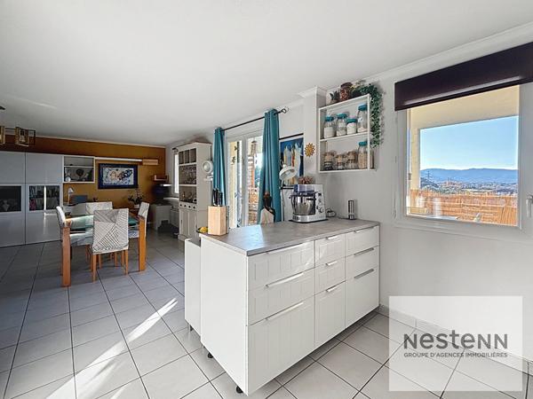 FREJUS - T4 de 112 m² avec terrasse - Résidence récente, proche commerces