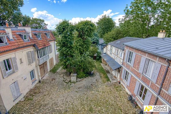 Versailles Notre-Dame Appartement 6 pièces 143.6 m² carrez situé au 2ème étage avec cave et chambre de service €1 345 000 ** - Référence 27704