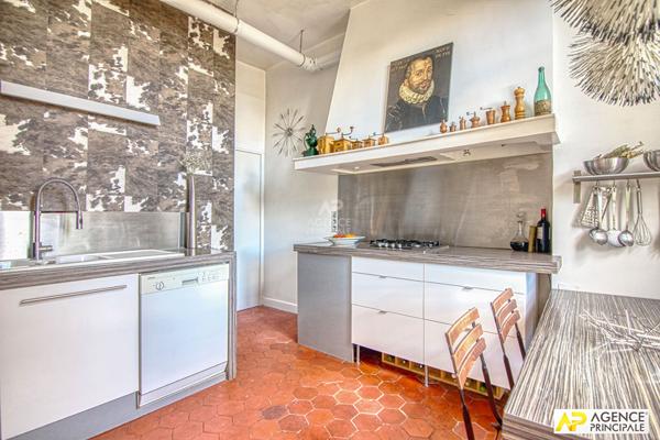 Versailles Notre-Dame Appartement 6 pièces 143.6 m² carrez situé au 2ème étage avec cave et chambre de service €1 345 000 ** - Référence 27704