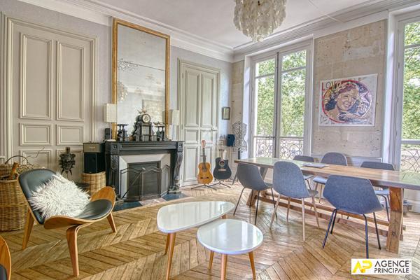 Versailles Notre-Dame Appartement 6 pièces 143.6 m² carrez situé au 2ème étage avec cave et chambre de service €1 345 000 ** - Référence 27704