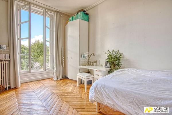 Versailles Notre-Dame Appartement 6 pièces 143.6 m² carrez situé au 2ème étage avec cave et chambre de service €1 345 000 ** - Référence 27704