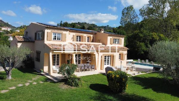 La Roquette-Sur-Siagne : Villa rénové avec Piscine.