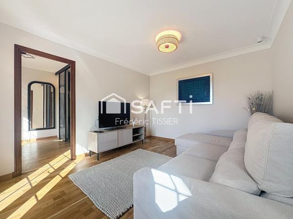 La Roquette-Sur-Siagne : Villa rénové avec Piscine.