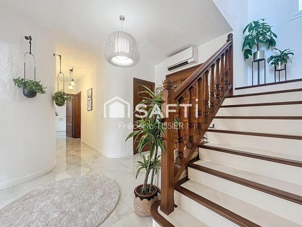 La Roquette-Sur-Siagne : Villa rénové avec Piscine.