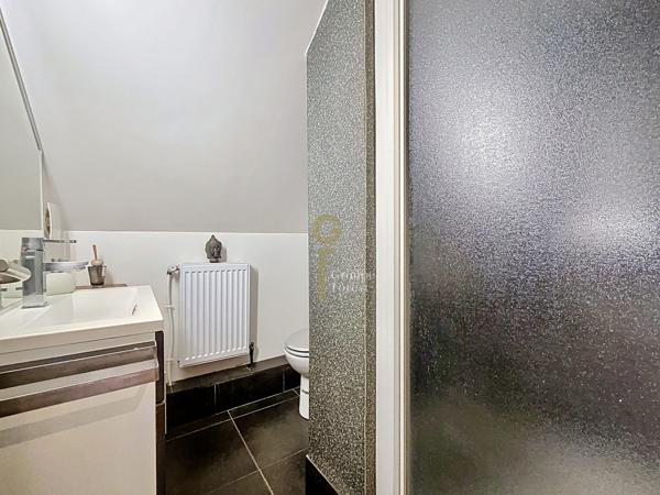 🏡 Bien atypique à Halluin Centre – Maison Rénovée de 150 m² + Appartement Indépendant de 37 m² + Cour Privative de 75 m²