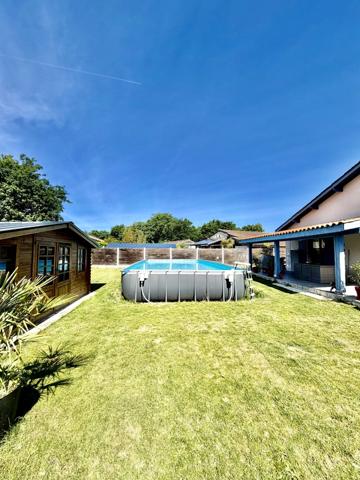 LANTON (secteur CASSY) – Charmante maison familiale avec piscine dans un environnement privilégié