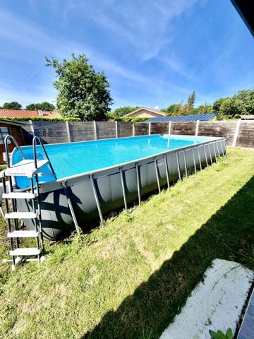 LANTON (secteur CASSY) – Charmante maison familiale avec piscine dans un environnement privilégié