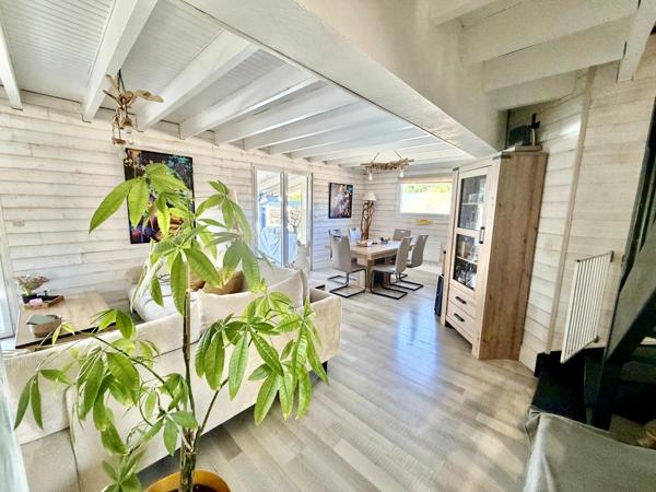 LANTON (secteur CASSY) – Charmante maison familiale avec piscine dans un environnement privilégié