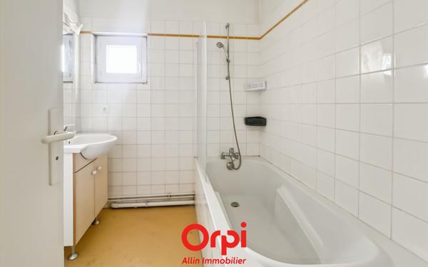 Appartement à vendre    2 pièces • 68,47 m2 Montluçon