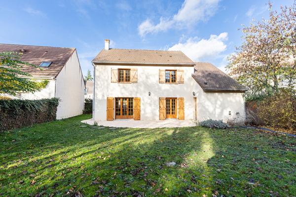 Maison à Verrières-le-Buisson, 5 chambres- 2 points d'eau- DPE D- GRAND GARAGE , PROCHE RER B, combles aménageables!