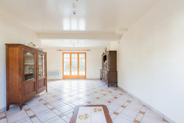 Maison à Verrières-le-Buisson, 5 chambres- 2 points d'eau- DPE D- GRAND GARAGE , PROCHE RER B, combles aménageables!