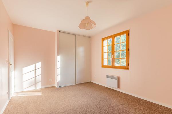 Maison à Verrières-le-Buisson, 5 chambres- 2 points d'eau- DPE D- GRAND GARAGE , PROCHE RER B, combles aménageables!