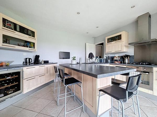 Plain-pied lumineux 136 m² – 4 chambres – Jardin & Garage