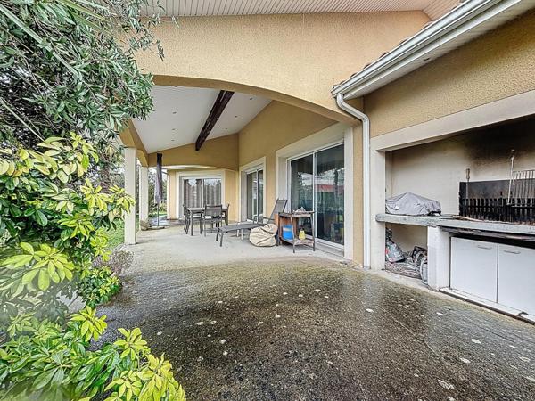 Plain-pied lumineux 136 m² – 4 chambres – Jardin & Garage