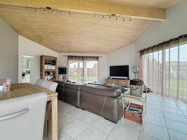 Plain-pied lumineux 136 m² – 4 chambres – Jardin & Garage