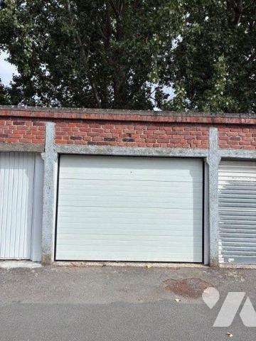 GARAGE A VENDRE QUARTIER DES AVIATEURS RUE NUNGESSER 
LIBRE D'OCCUPATION, 
PORTE ELECTRIQUE 
