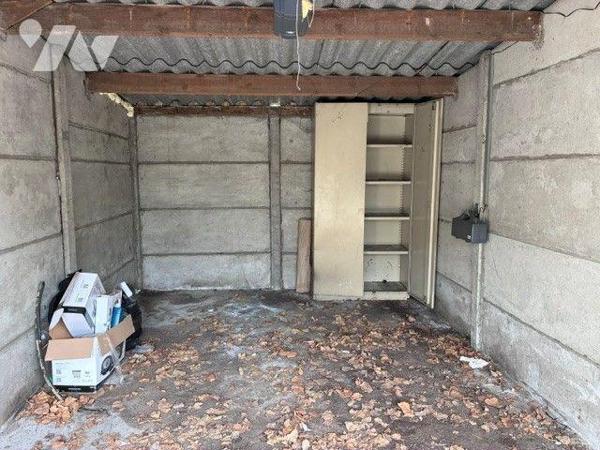 GARAGE A VENDRE QUARTIER DES AVIATEURS RUE NUNGESSER 
LIBRE D'OCCUPATION, 
PORTE ELECTRIQUE 