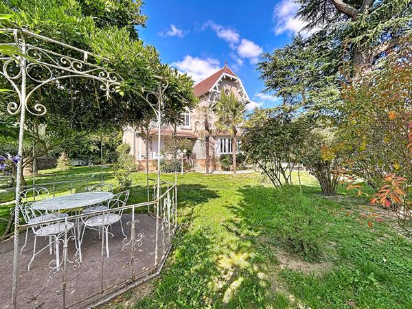 Maison de maître rénovée de 250 m² - Montauban Villebourbon