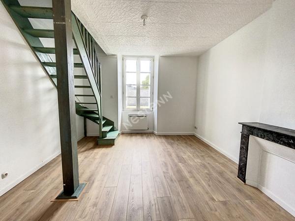 Appartement en duplex 2 chambres situé en centre-ville de Montjean sur Loire