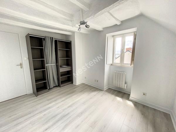 Appartement en duplex 2 chambres situé en centre-ville de Montjean sur Loire