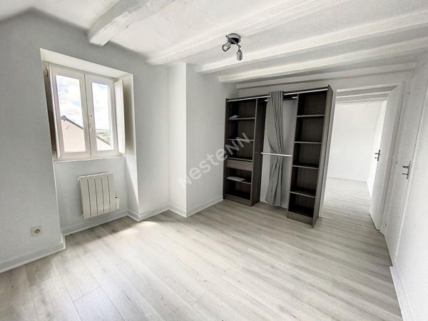 Appartement en duplex 2 chambres situé en centre-ville de Montjean sur Loire