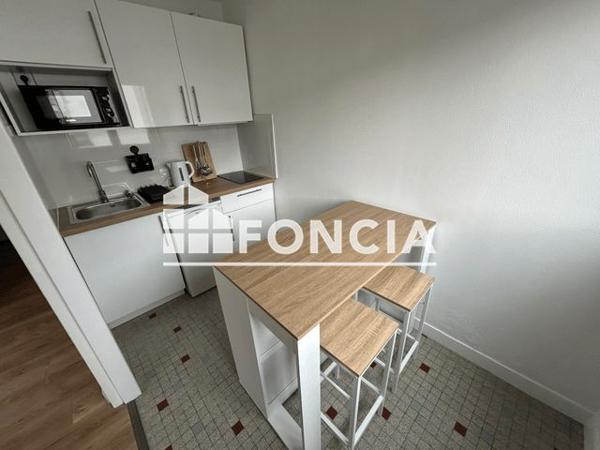 Location Studio meublé 31.3 m² - 55 RUE DU PUY LAS RODAS Limoges 87000