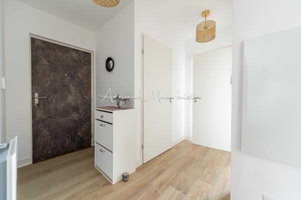 Appartement récent 2024 avec balcon