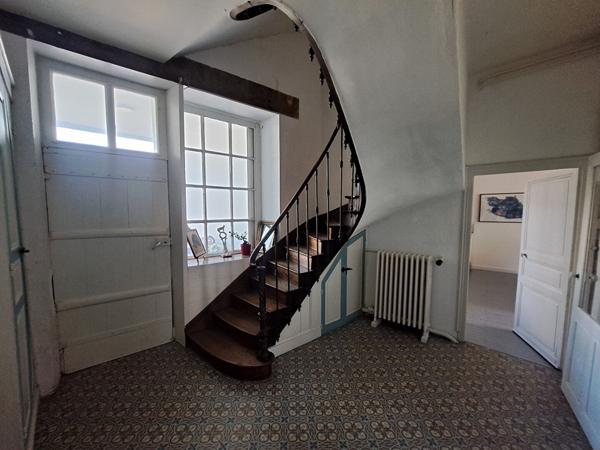 A VENDRE: ELEGANTE MAISON BOURGEOISE A LA FLECHE