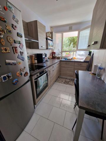 APPARTEMENT à vendre 5 pièces d'env 90 m2 VITTEL (88) avec BALCON, GARAGE, 2 CAVES