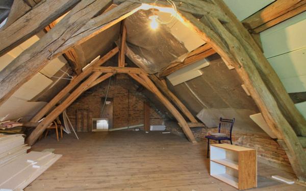 Maison de village, proche des commodités.