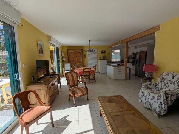 Pavillon à vendre à Nogent-le-Rotrou dans l'Eure-et-Loir (28400), ref : 11247/277   
Centre-ville