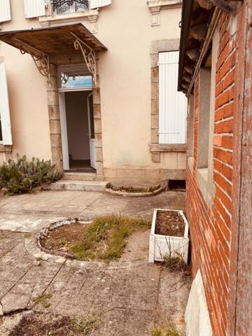 appartement lumineux en rez de chaussée en centre ville de Parthenay