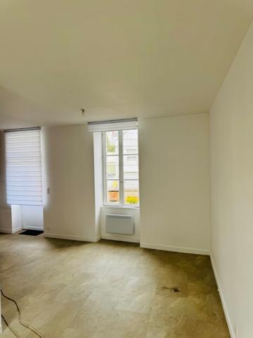appartement lumineux en rez de chaussée en centre ville de Parthenay