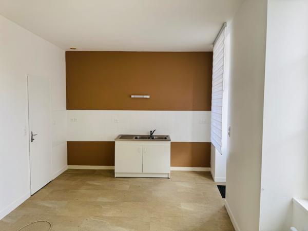 appartement lumineux en rez de chaussée en centre ville de Parthenay