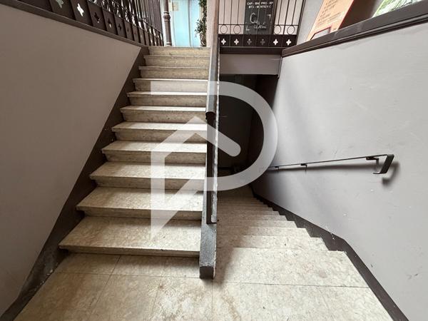 Bureaux 5 pièces 291.9 m2