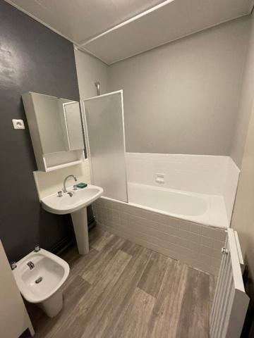 TALENCE- 19, rue roustaing-résidence Gambetta- 3pp meublé-Balcon/parking