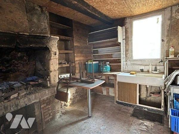 MAISON A VENDRE BAUGE EN ANJOU
Commerces, écoles, services...
Ravissante maison ancienne situ...