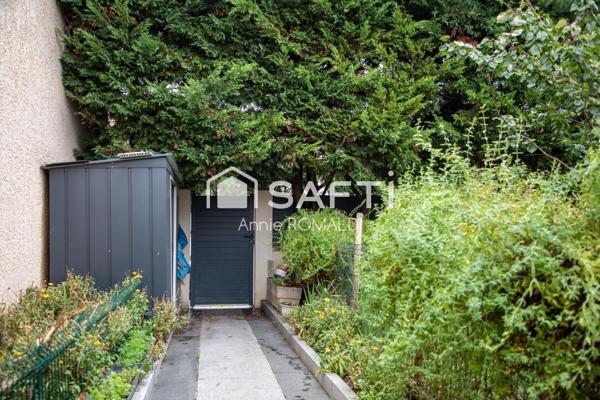 MAISON AVEC PISCINE SUR SOL - 3 CHAMBRES